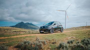 «Умный остров» Renault работает на ветроэнергетике и переработанных батареях